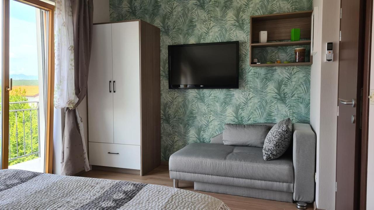 Villa Amalia Apartments Malinska Kültér fotó