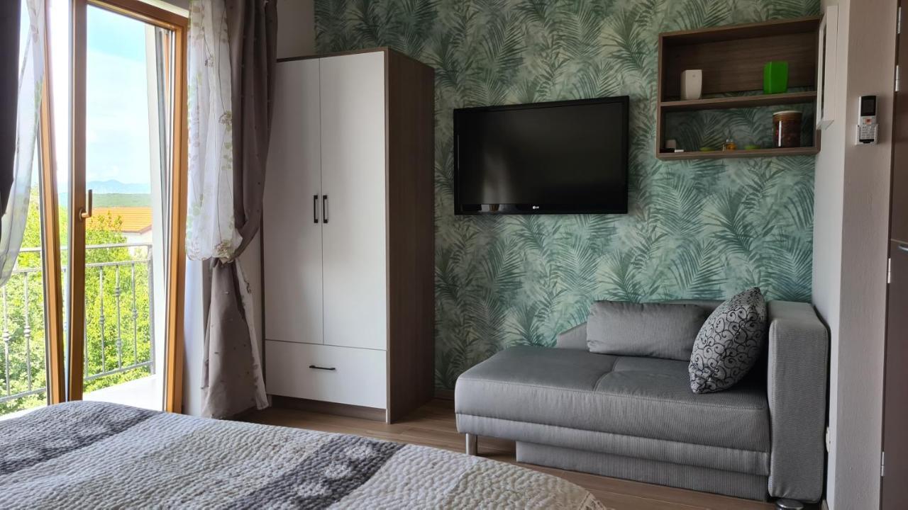 Villa Amalia Apartments Malinska Kültér fotó