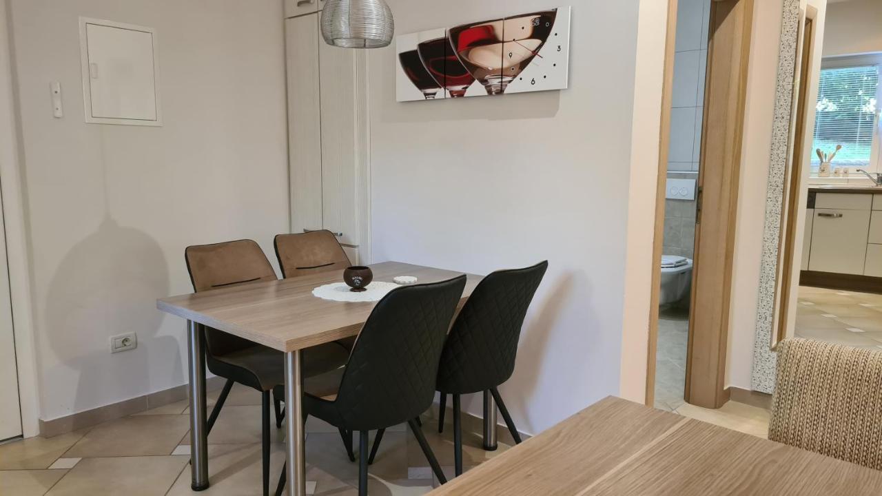 Villa Amalia Apartments Malinska Kültér fotó