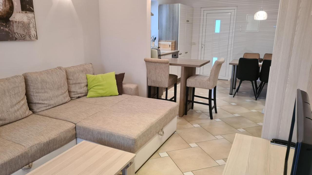 Villa Amalia Apartments Malinska Kültér fotó